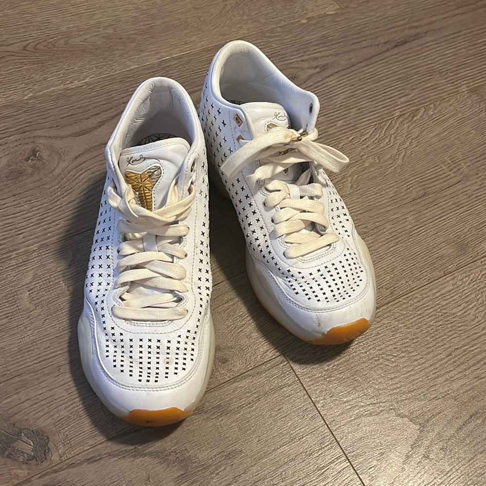 Kobe 10 White Gum